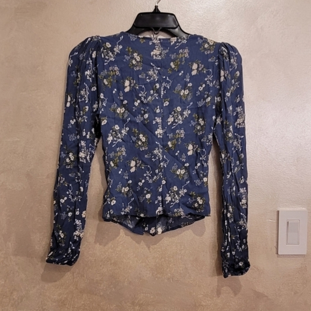 Reformation Blue Floral V-Neck Button-Front Puff Sleeve Top - Picture 6 of 7